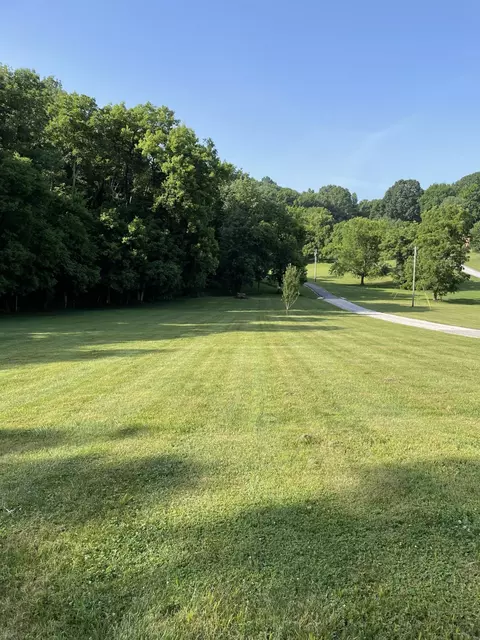 4050 Cantebury Dr, Culleoka, TN 38451