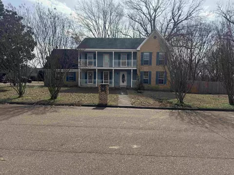 6150 Woodstock Hills Dr, Millington, TN 38053