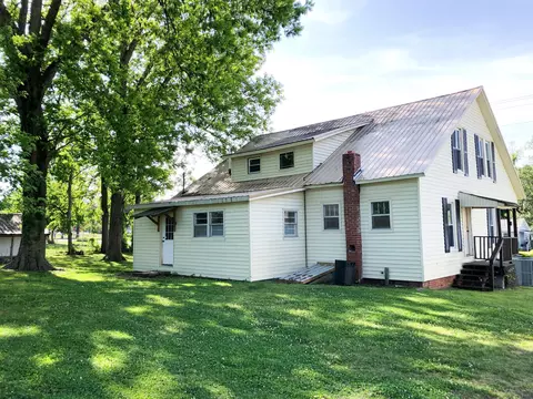 Exterior - 301 Bennett St, Decherd, TN 37324 photo 7 of 10