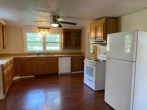 Kitchen - 301 Bennett St, Decherd, TN 37324 photo 1 of 1