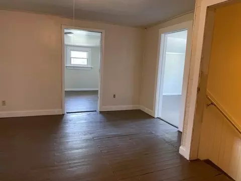 Living - 301 Bennett St, Decherd, TN 37324 photo 8 of 10