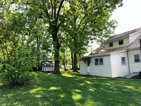 Exterior - 301 Bennett St, Decherd, TN 37324 photo 8 of 10