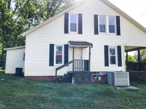 Exterior - 301 Bennett St, Decherd, TN 37324 photo 6 of 10