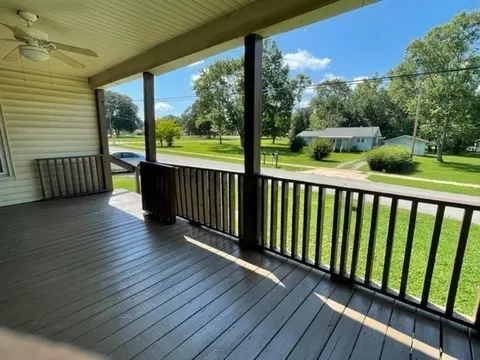 Exterior - 301 Bennett St, Decherd, TN 37324 photo 2 of 10