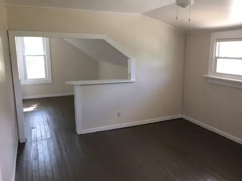 Living - 301 Bennett St, Decherd, TN 37324 photo 9 of 10