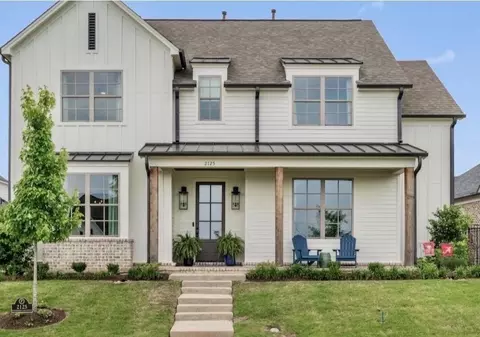 2125 N Greenbrier Lakes Blvd, Collierville, TN 38017