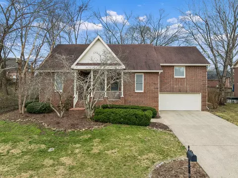 6817 Collinswood Dr, Nashville, TN 37221
