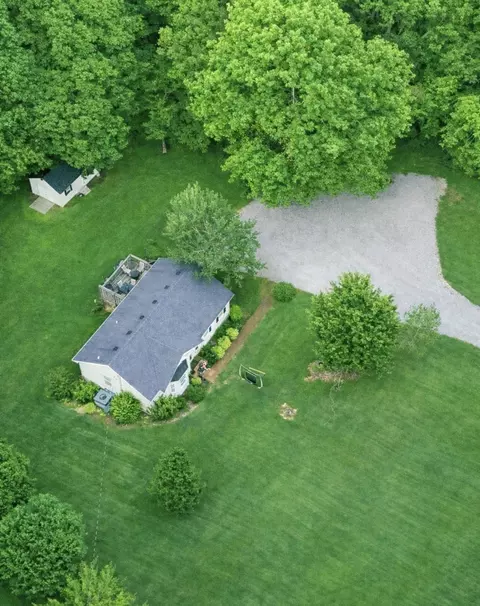 1140 Peter Pond Rd, Ashland City, TN 37015