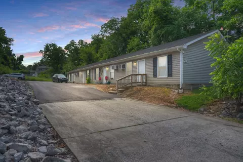 185 Oak St, Clarksville, TN 37042
