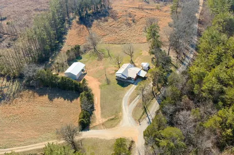 2134 Old Furnace Rd, Decaturville, TN 38329