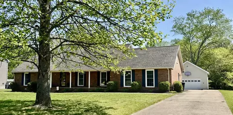 105 Safley Ct, Tullahoma, TN 37388