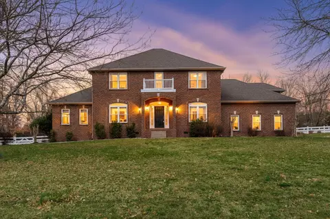 717 E Meadows Dr, Mount Juliet, TN 37122