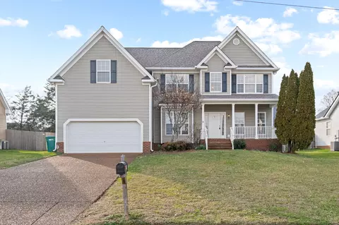 2624 Hansford Dr, Thompsons Station, TN 37179