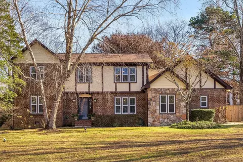 1917 Colonial Way Cir, Hixson, TN 37343