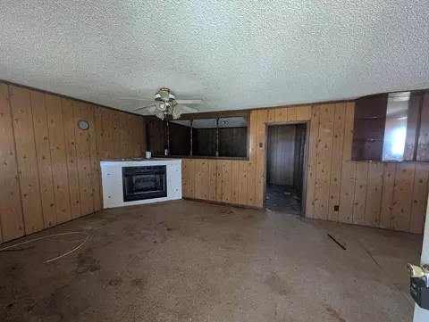 Living - 210 Donegan Crossing Rd, Dickson, TN 37055 photo 1 of 2