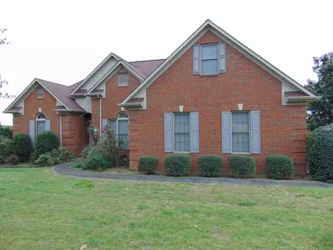 17 Eastridge Rd, Fayetteville, TN 37334