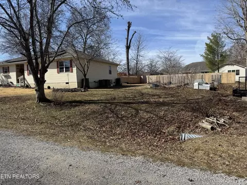 17 Rena Cir, Crossville, TN 38572