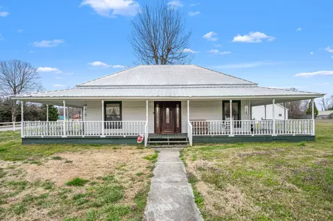 448 Elora Rd, Elora, TN 37328