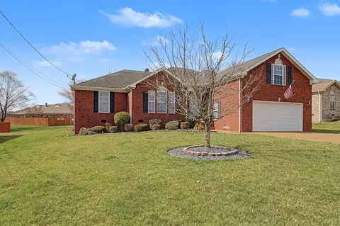 2907 Iona Dr, Smyrna, TN 37167
