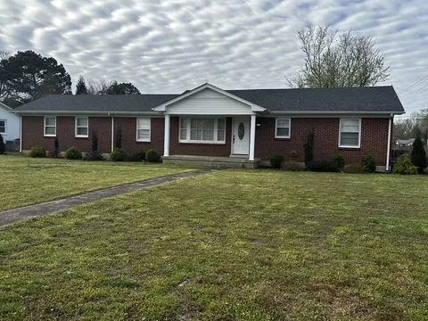 601 5th St, Lawrenceburg, TN 38464