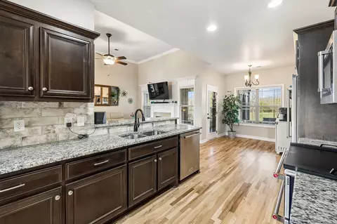 Kitchen - 205 Amazonway Rdg, Murfreesboro, TN 37130 photo 2 of 2