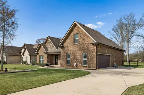 Exterior - 205 Amazonway Rdg, Murfreesboro, TN 37130 photo 4 of 17