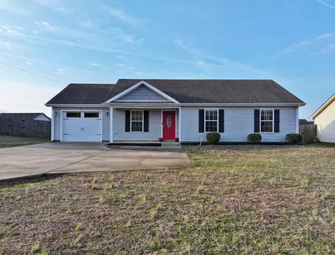 949 Hugh Hunter Rd, Oak Grove, KY 42262