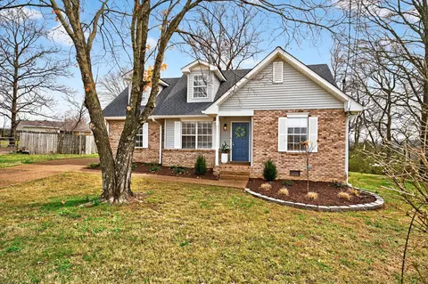 709 Ashworth Cir, Nashville, TN 37211