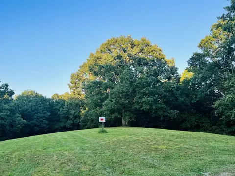 545 Deepwood Dr, Waverly, TN 37185