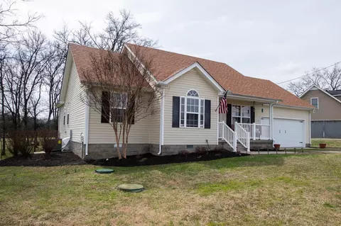 601 Fall Creek Dr, Murfreesboro, TN 37129