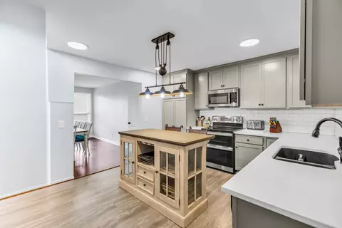 1917 Graceland Dr, Goodlettsville, TN 37072