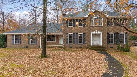 185 Woodcliff Cir, Signal Mountain, TN 37377