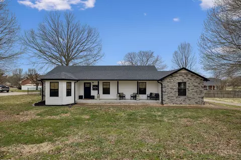 18 Crescent Blvd, Carthage, TN 37030