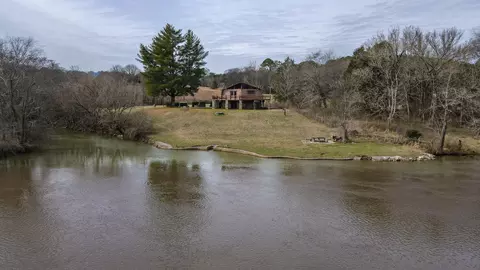 461 Upper River Rd NE, Charleston, TN 37310