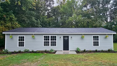 1960 Washington Ave SE, Cleveland, TN 37311