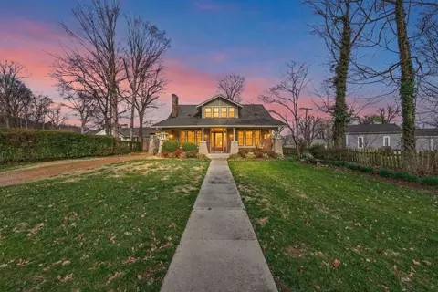 813 Barrow Ct, Columbia, TN 38401