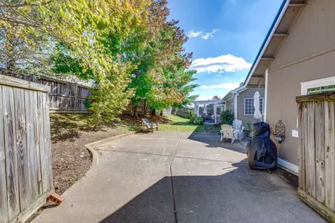 Exterior - 4001 Sequoia Trl, Spring Hill, TN 37174 photo 8 of 13