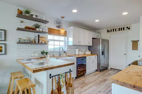 Kitchen - 4001 Sequoia Trl, Spring Hill, TN 37174 photo 4 of 5