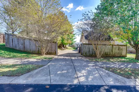 Exterior - 4001 Sequoia Trl, Spring Hill, TN 37174 photo 7 of 13