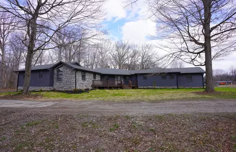 1021 Liberty Rd, Charlotte, TN 37036
