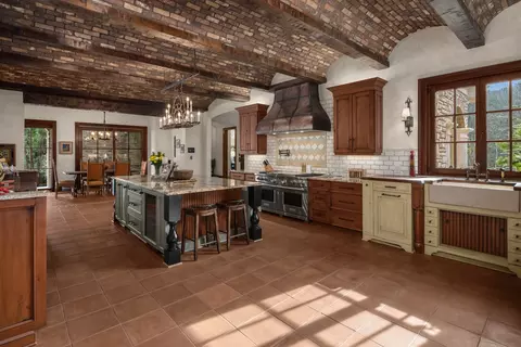 Kitchen - 1805 Pace Hvn, Franklin, TN 37069 photo 1 of 5