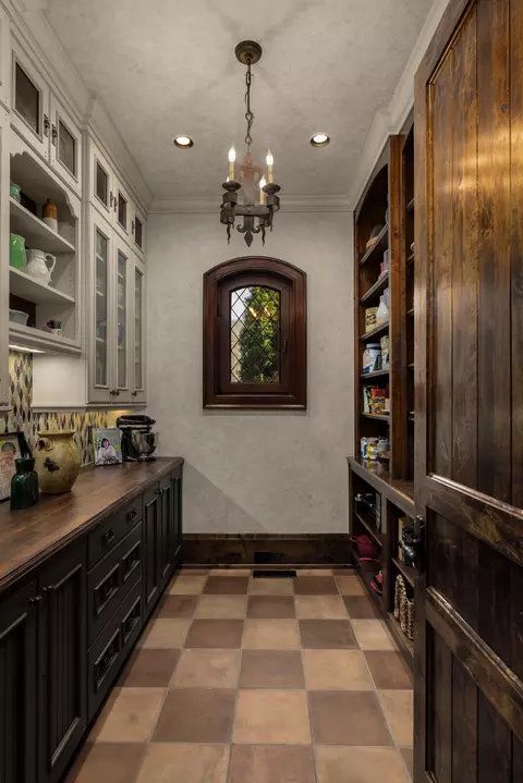Kitchen - 1805 Pace Hvn, Franklin, TN 37069 photo 4 of 5