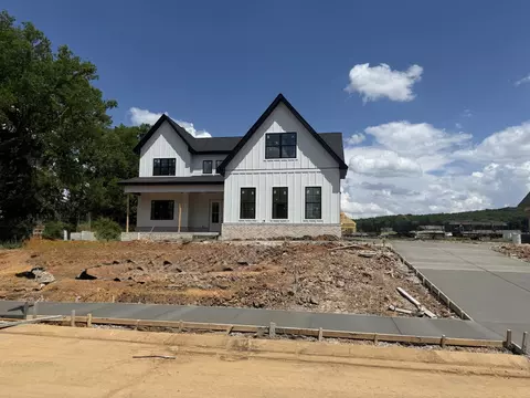 2716 Canton Dr, Murfreesboro, TN 37129