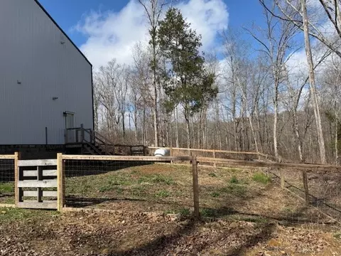 Exterior - 607 Rocky Dr, Dickson, TN 37055 photo 8 of 8