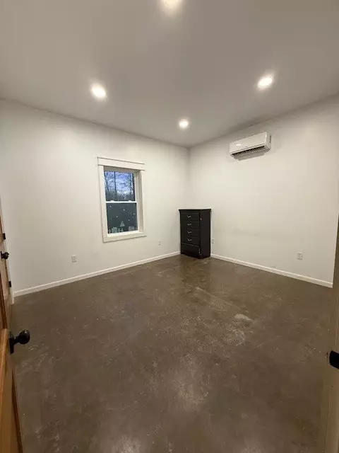 Bedroom - 607 Rocky Dr, Dickson, TN 37055 photo 2 of 4