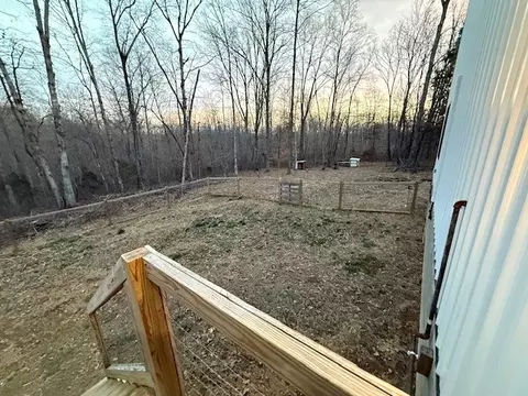 Exterior - 607 Rocky Dr, Dickson, TN 37055 photo 6 of 8