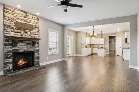323 Bluebriar Trce, Clarksville, TN 37043