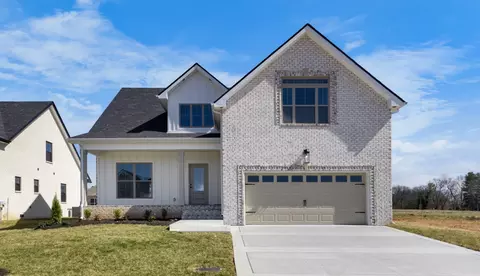109 Aspen Pine Dr, Clarksville, TN 37043