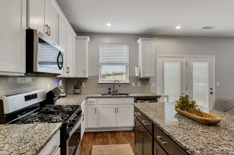 Kitchen - 4209 Fieldcrest Dr, Murfreesboro, TN 37128 photo 4 of 4