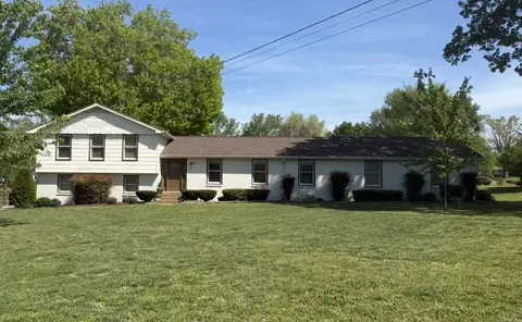 207 Montchanin Dr, Old Hickory, TN 37138